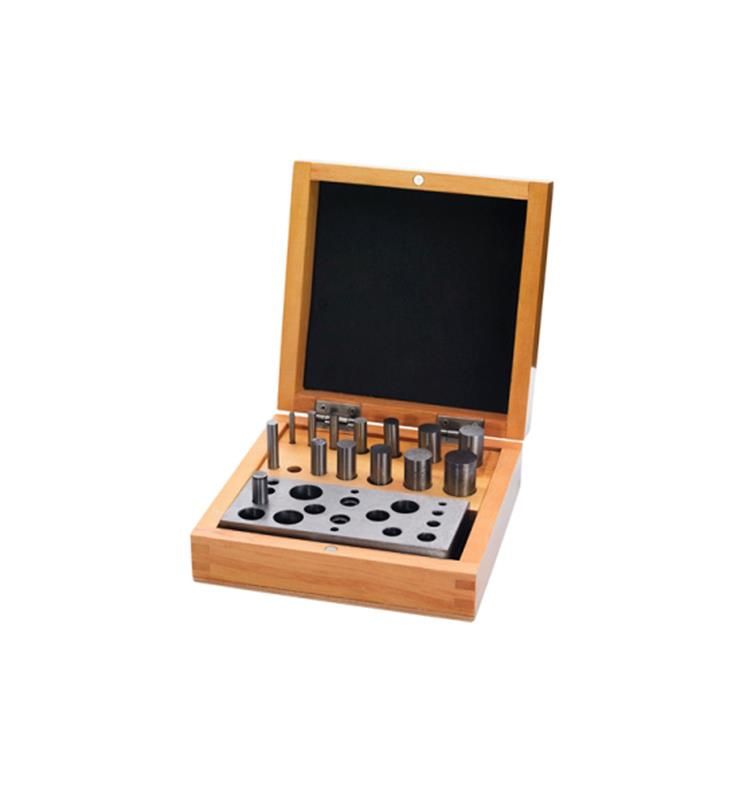 JUEGO CORTADORES EN PLACA 14 PIEZAS EN ESTUCHE DE MADERA